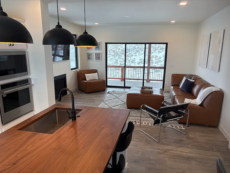 18 Pine Dr — Photo 3