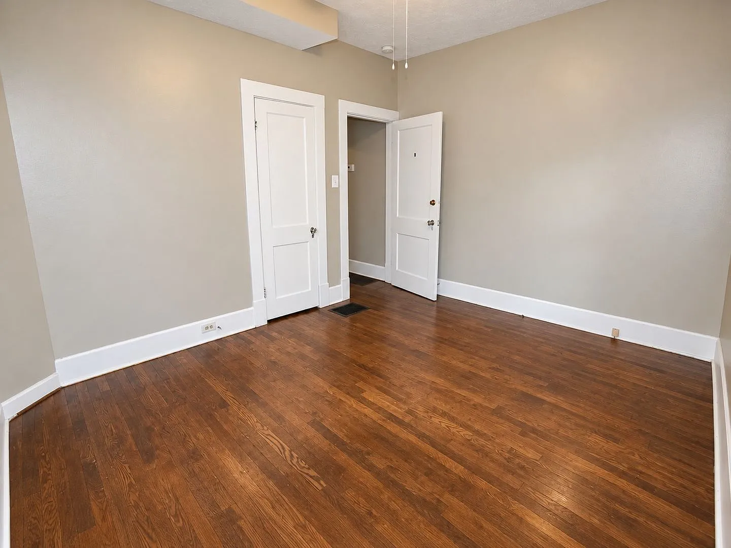 1105 Cresent Ave Units A & B — Photo 4