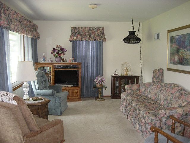 2nd image of 1008 S 8th Ave