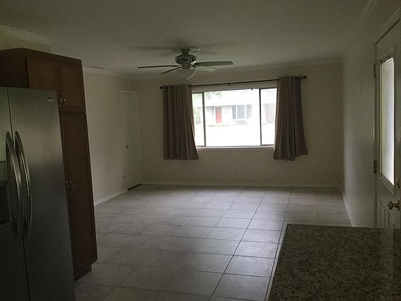 3rd image of 4319 Oaklawn St