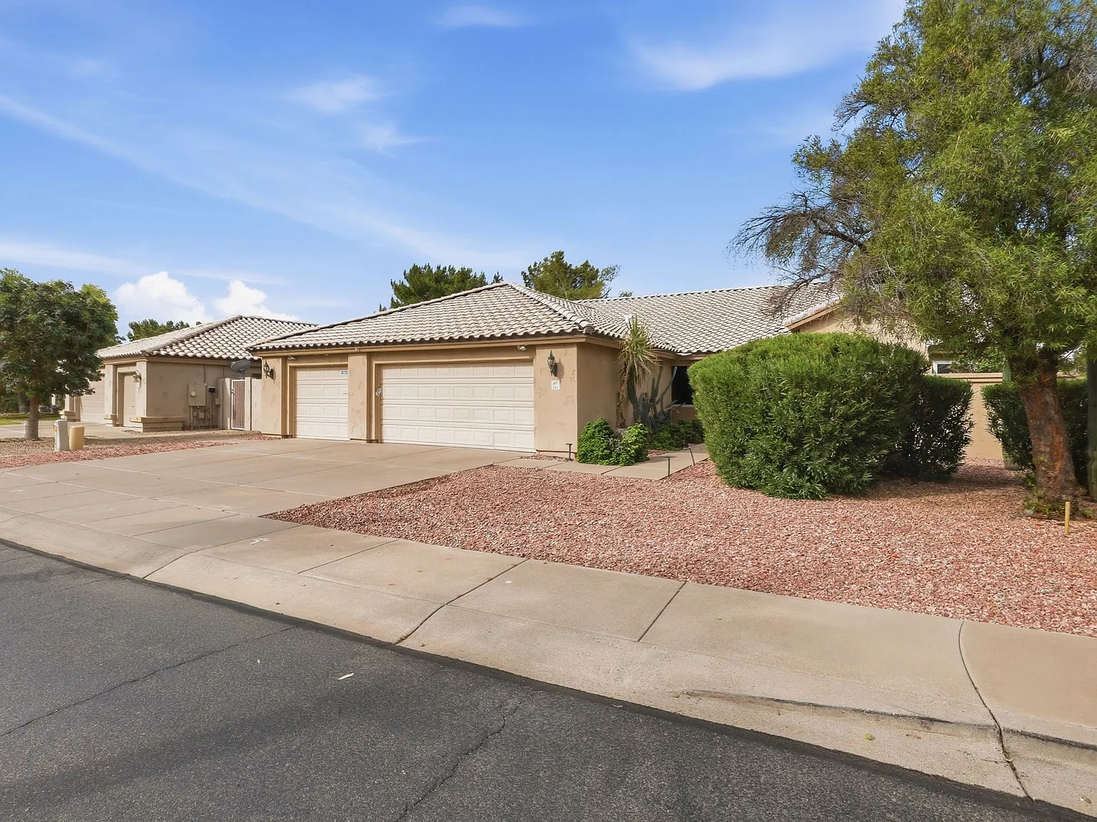 4 bed, 2142 sqft, $3,000 — Photo 3