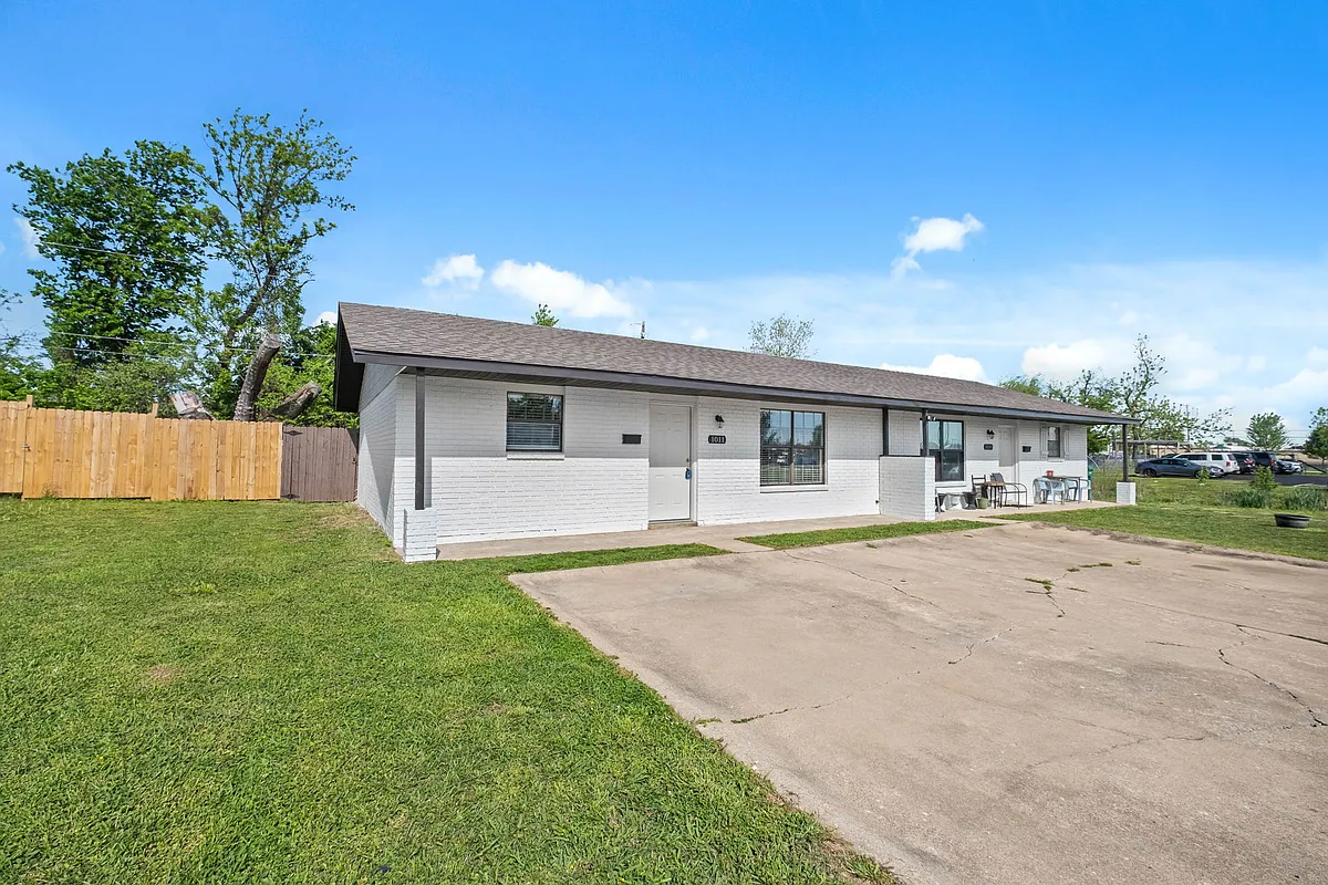 Building Photo - 1011 W Cypress St #1011