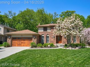 1826 N Fairview Ln, Rochester Hills, MI 48306
