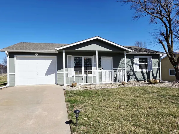 305 Palomino Ln, Ogden, KS 66517