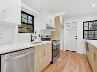 5261 71st St, Maspeth, NY 11378