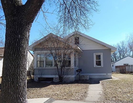 2nd image of 1004 Minnehaha Ave W