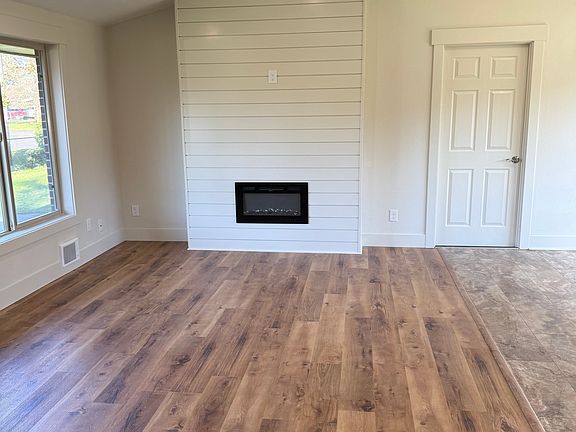 3rd image of 6012 83rd St SW