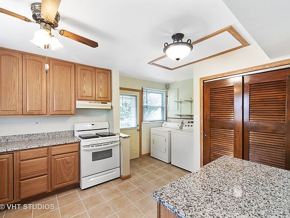 4th image of 2549 Willow St