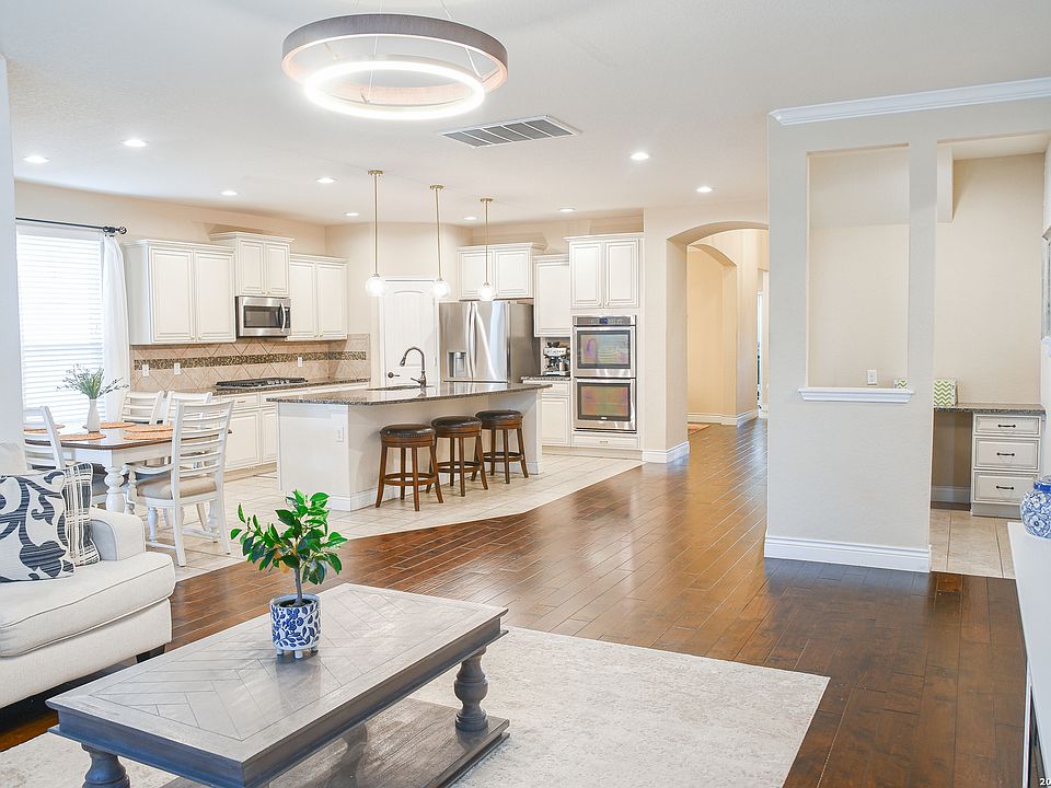 1st image of 27419 Valle Bluff