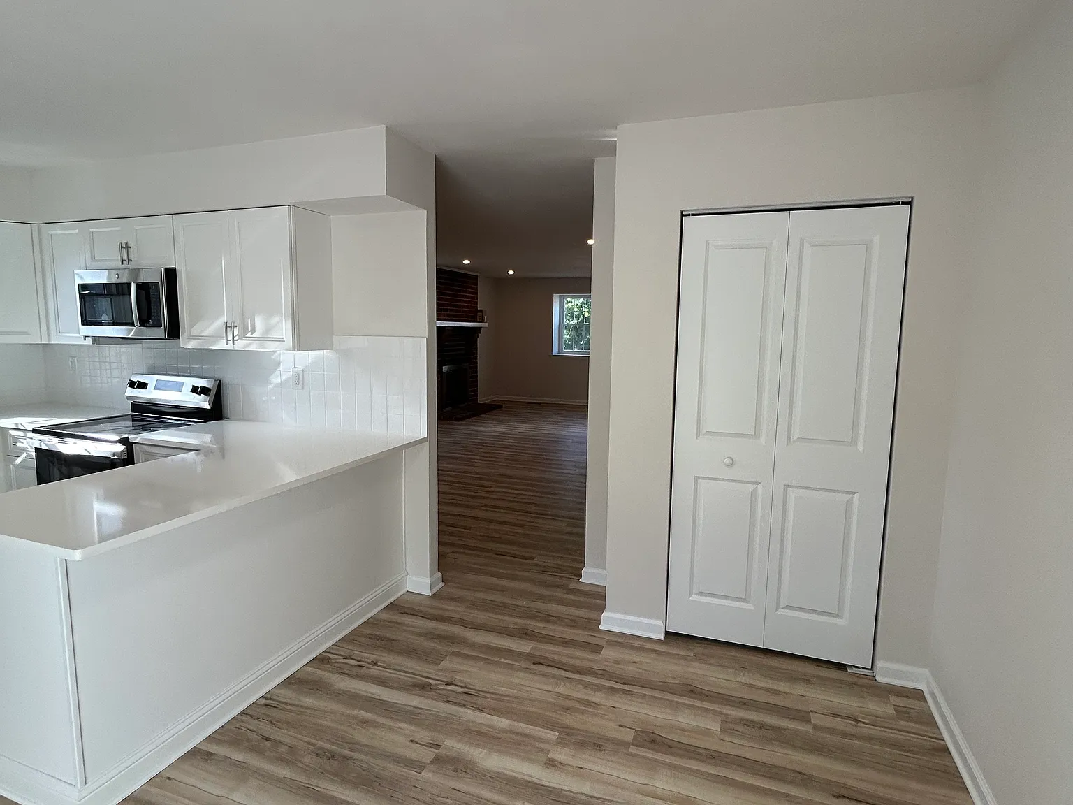 3 bed, 2000 sqft, $2,595 — Photo 1