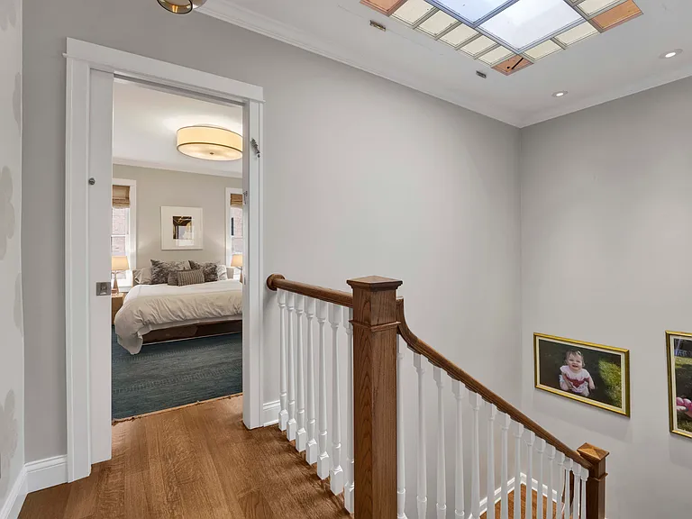 2109 N Clark St — Photo 20