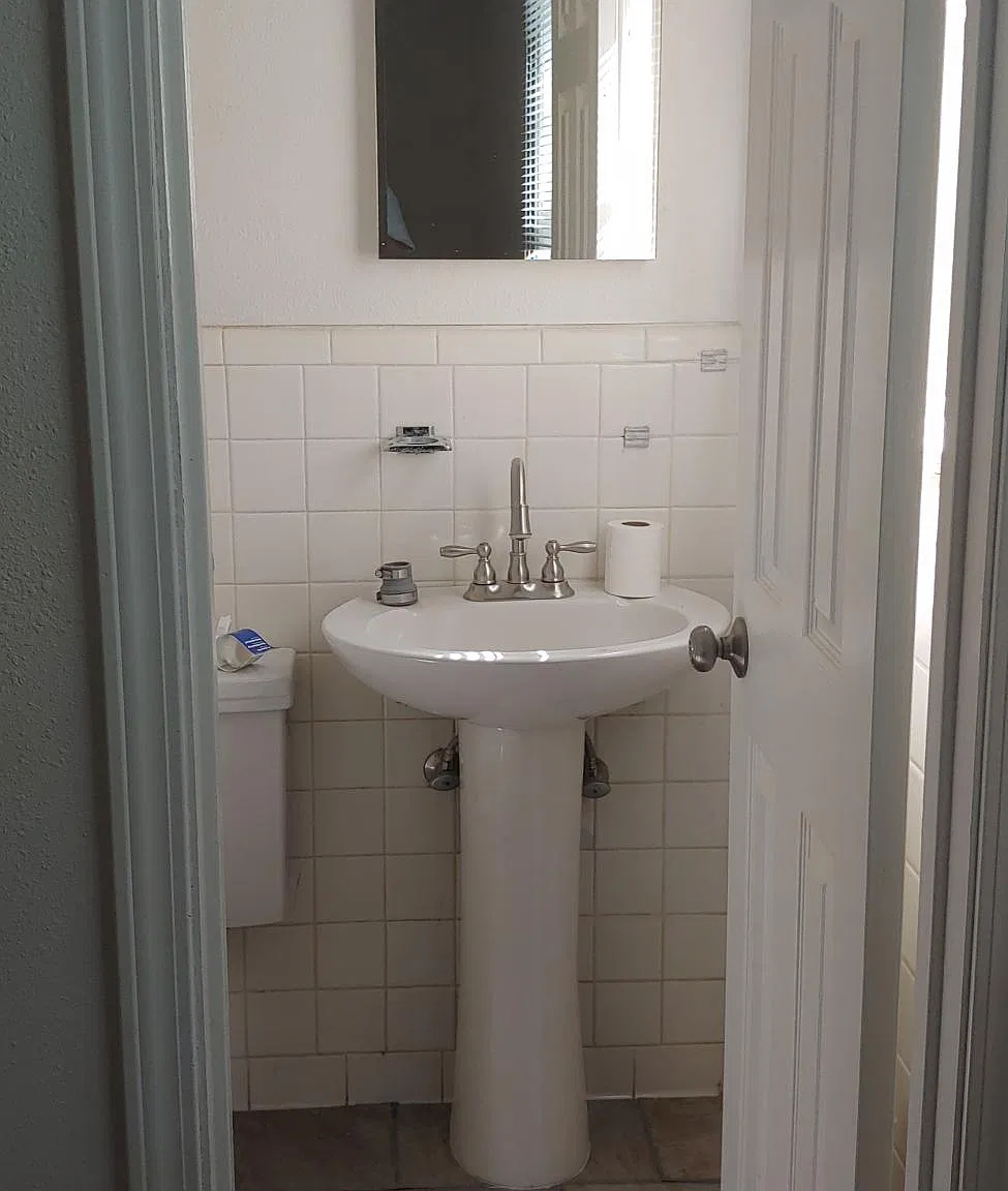 702 Shady Ln — Photo 3
