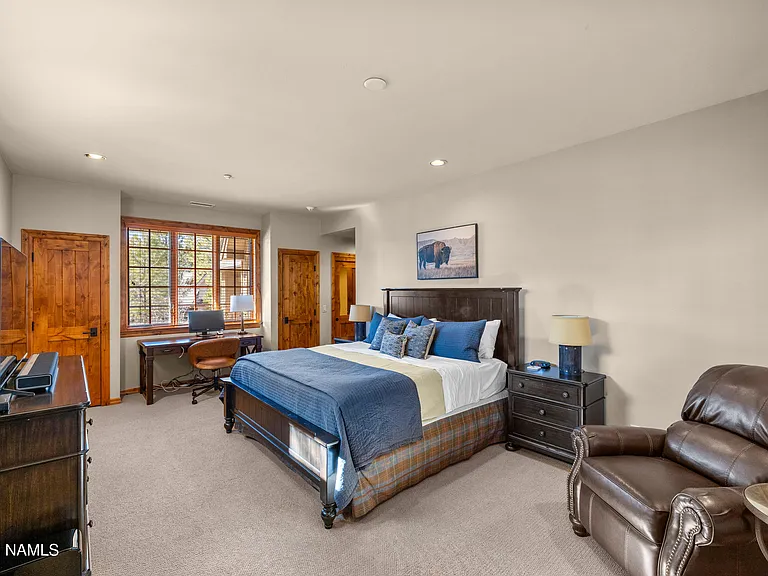 1704 E Trade Winds Ct — Photo 18