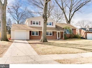 34 Cranbrook Rd, Hamilton, NJ 08690