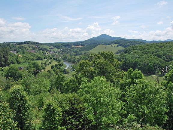 5th image of 250 River Knoll Drive
