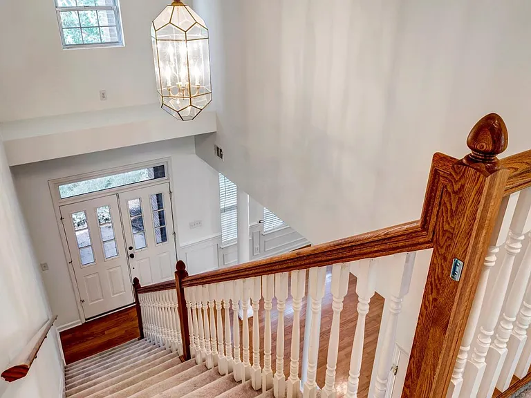 112 Myles Ln — Photo 4