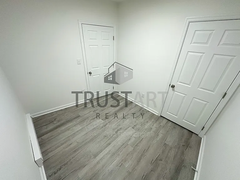 2153 W Grange Ave — Photo 9