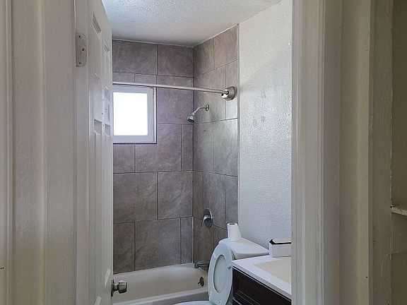 3rd image of 2687 Altos Ave #2