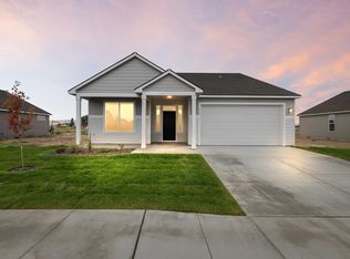 310 Pearl Ave, Grandview, WA 98930