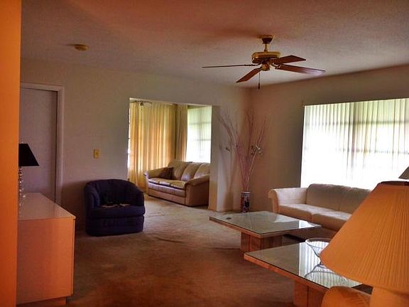 4th image of 7200 W Oakridge Cir
