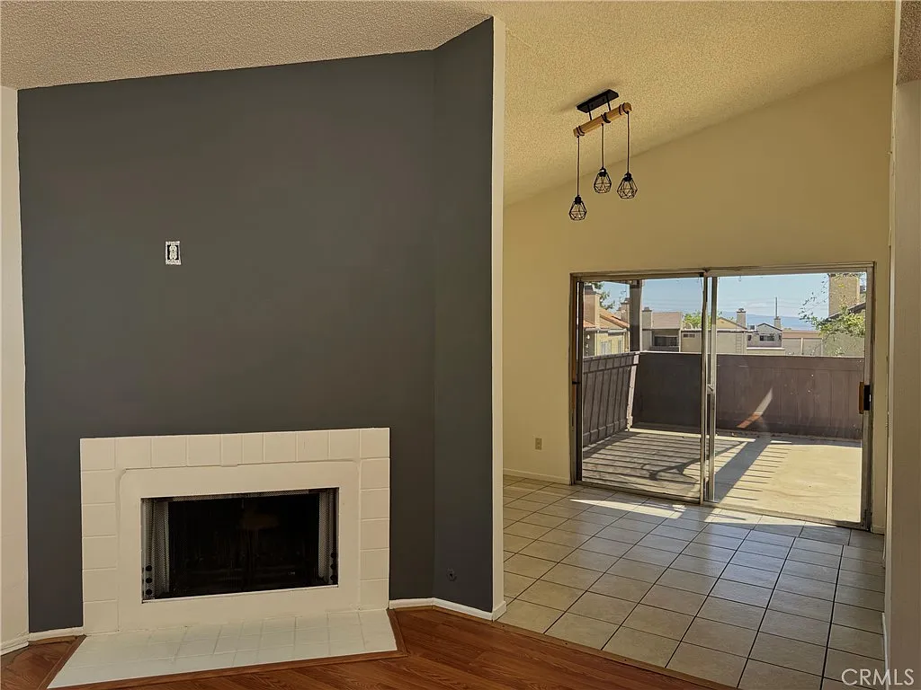 2 bed, 1005 sqft, $2,800 — Photo 2