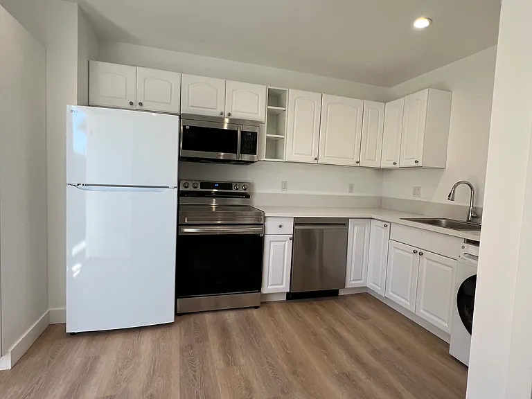 545 W Shenandoah St #B — Photo 2