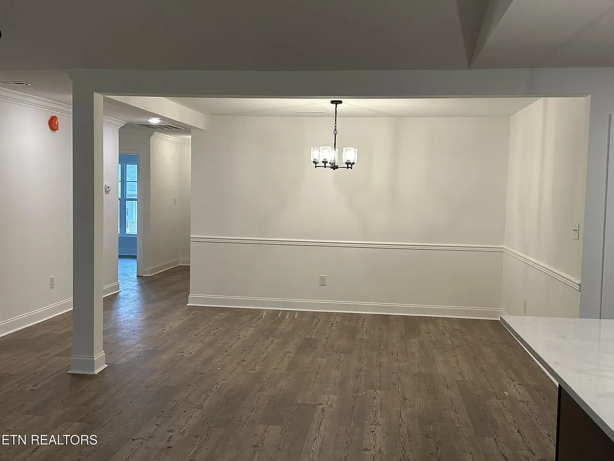 Building Photo - 661 Snowflower Cir