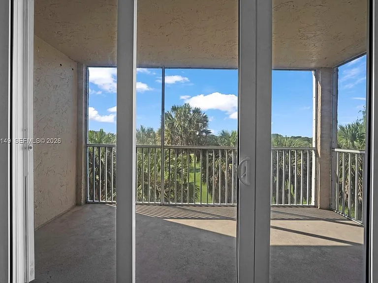 250 Jacaranda Dr #508 — Photo 30