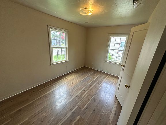 4th image of 3 Huffman Dr