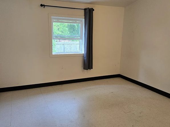 118 Main St #3