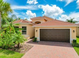 4951 Grand Banks Dr, Wimauma, FL 33598