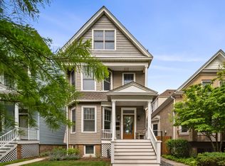 3626 N Hoyne Ave #1, Chicago, IL 60618