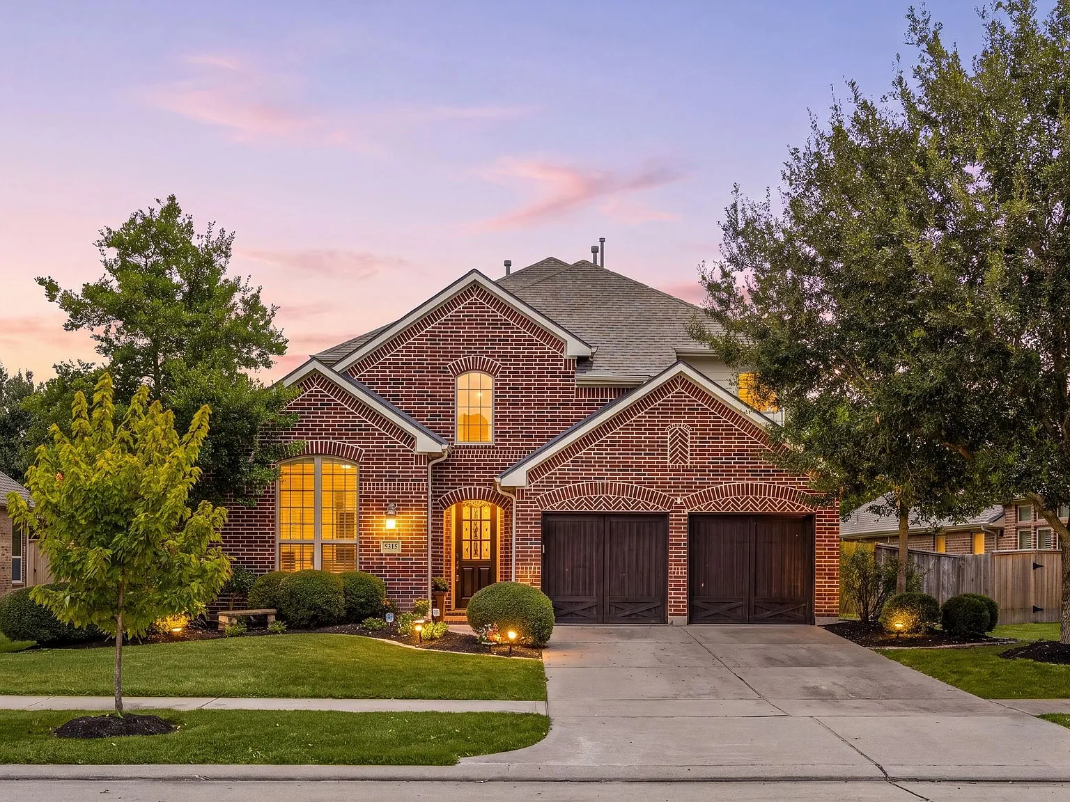3 bed, 2.5 bath, 2799 sqft, $3,200 — Photo 1