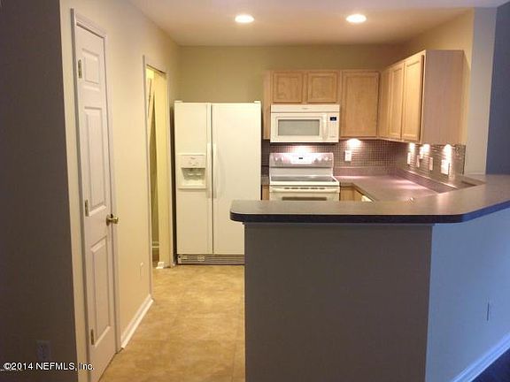 3rd image of 13715 Richmond Park Dr N Unit 1205