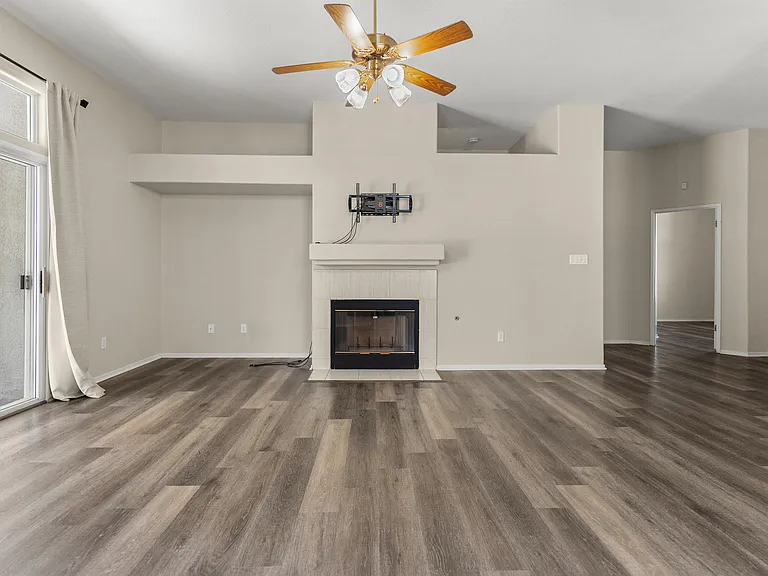 10621 Tivoli Ct — Photo 7