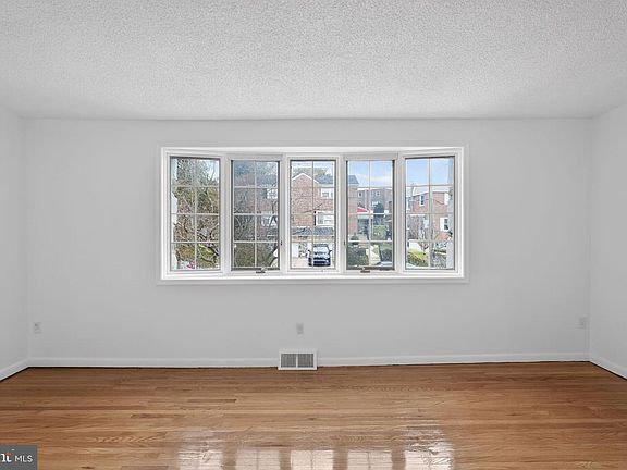 4th image of 720 Hill Rd