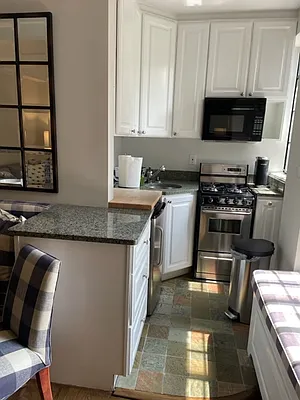 Rented by Compass | media 10