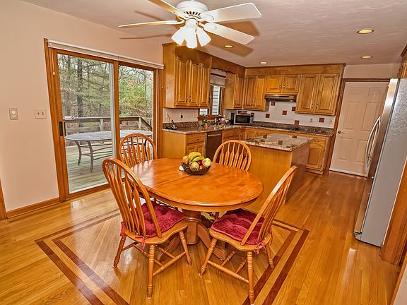 3rd image of 14 Bridie Ln