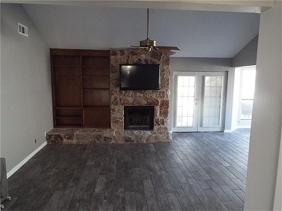 2nd image of 610 Candleberry Cir