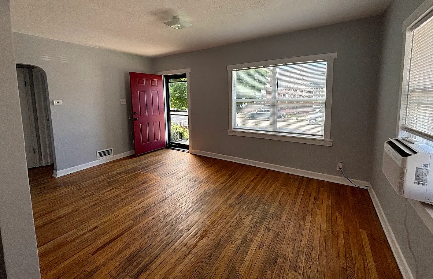 2 bed, 1400 sqft, $1,600 — Photo 3