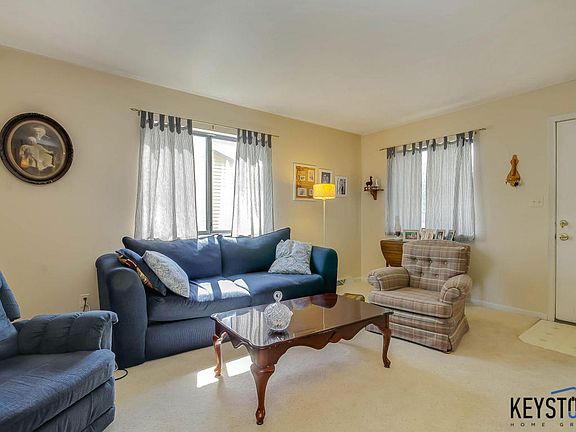3rd image of 2121 Melvin St SW #12