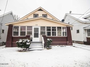 1338 Chicago Dr SW, Wyoming, MI 49509