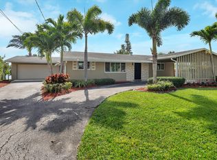 204 Tam O Shanter Dr, Palm Springs, FL 33461