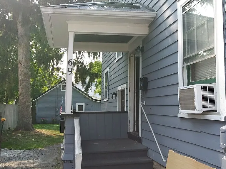 67-69 Upton Pl — Photo 2