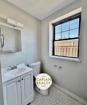 5th image of 1407 Chapel St #C7