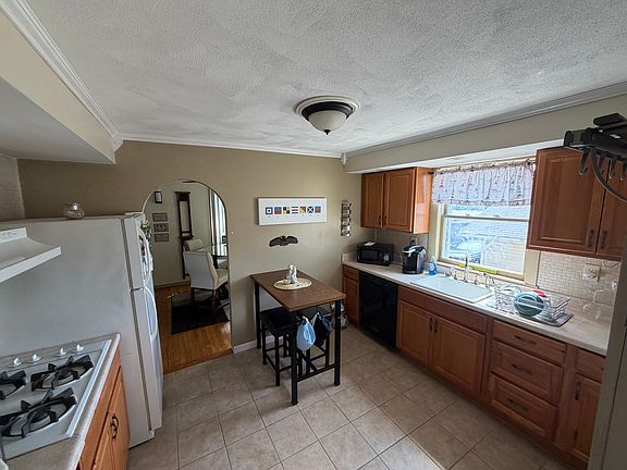 5th image of 55A Brewster Ave