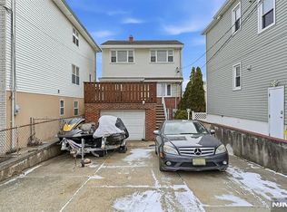 220 5th St #2, Fairview, NJ 07022