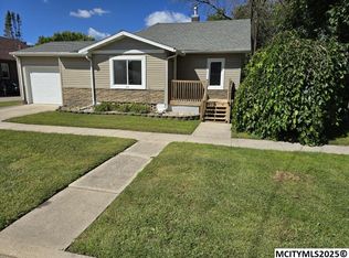 1100 2nd Ave S, Clear Lake, IA 50428
