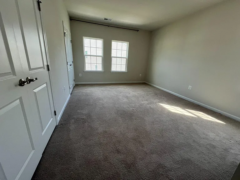 526 River Rd — Photo 28