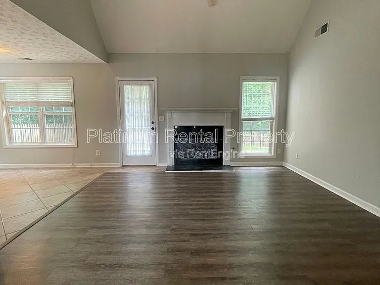 475 Ellesmere Way — Photo 17